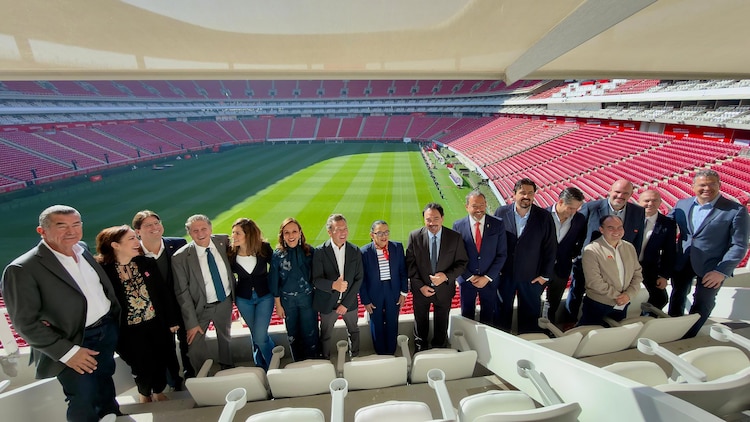 Al centro, la secretaria de Gobernación, Rosa Icela Rodríguez.