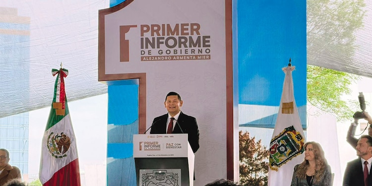Alejandro Armenta, gobernador de Puebla, en su Primer Informe de Gobierno.