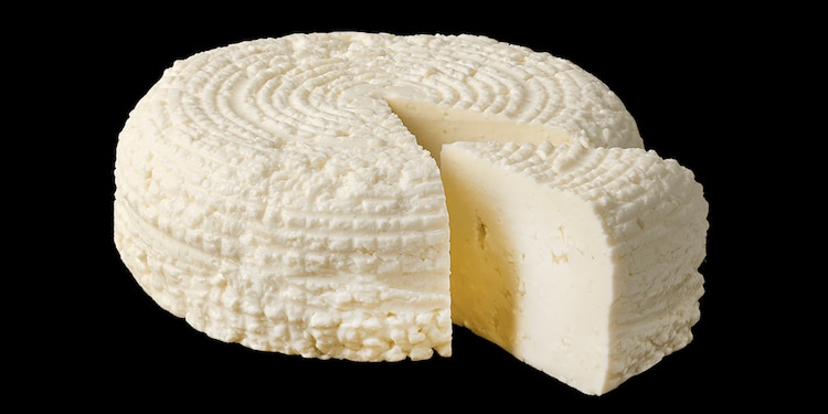 FRESCO
De sabor suave
y textura desmoronable,
es uno de los más
utilizados en el centro
del país. Se consume
como complemento
en
enchiladas