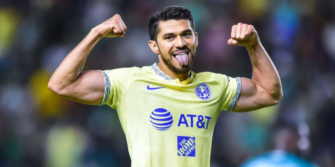 Henry Martín festeja uno de sus goles con el América en el Torneo Apertura 2022 de la Liga MX.