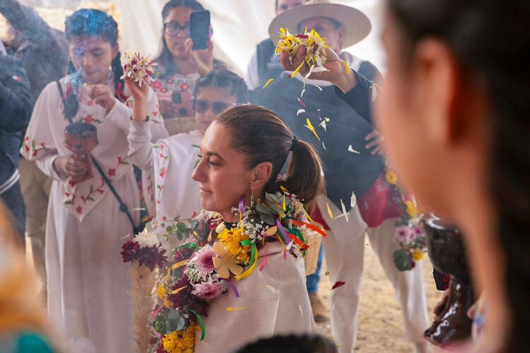 Claudia Sheinbaum encabezó el reconocimiento oficial del ejido Nueva Cruz del Palmar, que cierra un conflicto agrario de décadas entre comunidades indígenas.