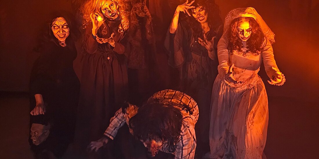 Espeluznantes espectros verás en la Hacienda Maldita.