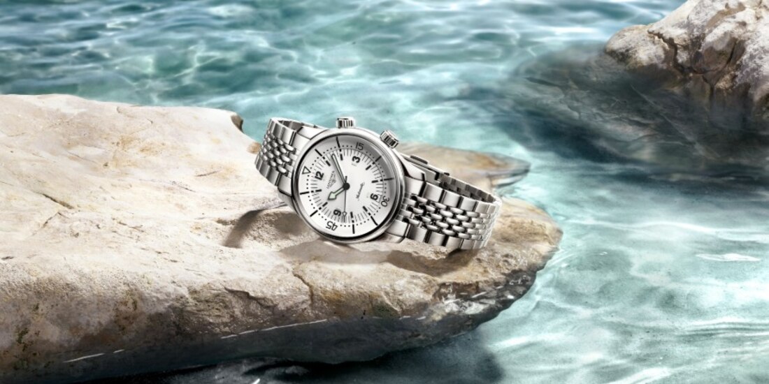 Longines renueva su Legend Diver 2025 con esfera blanca mate y correas de caucho.
