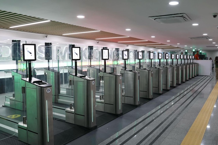 La remodelación del AICM incluyó mejoras en terminales, filtros de seguridad, migración, estacionamientos y sistemas tecnológicos para agilizar la atención a pasajeros.