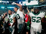 Jugadores de los New York Jets celebran la victoria ante los Buffalo Bills