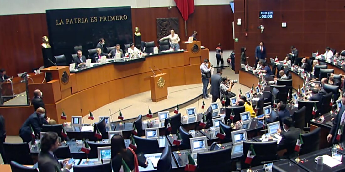 Senadores aprueban en lo general el Plan B de la Reforma Electoral.