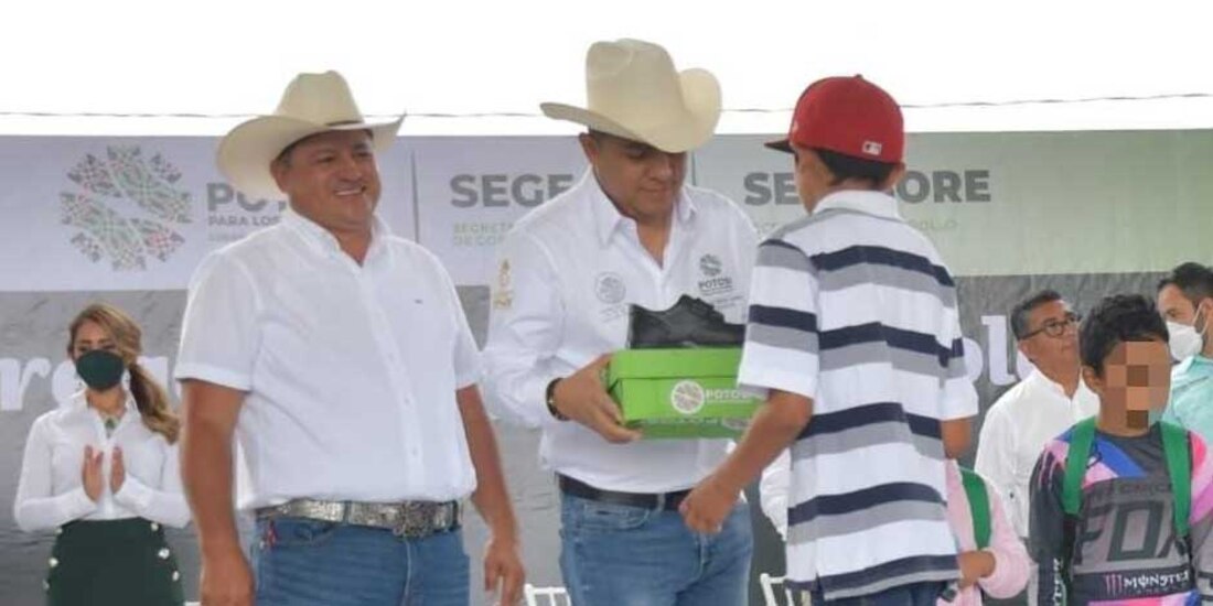 Ricardo Gallardo arrancará entrega de apoyos escolares este lunes