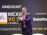 Marcelo Ebrard, secretario de Economía, durante panel sobre innovación tecnológica.