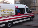 Ambulancia llega al Hospital Siglo XXI.