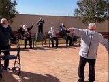 Adultos mayores celebran que ya se vacunaron con un baile en TIkTok