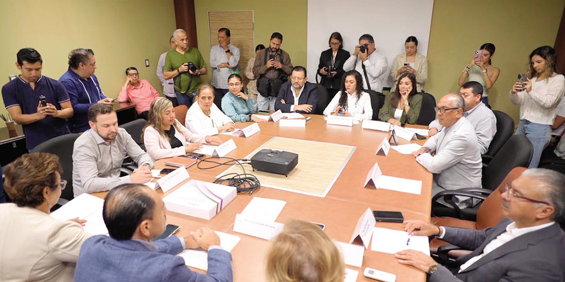 LOS FISCALIZADORES presentaron ayer al Congreso los resultados de las auditorías.