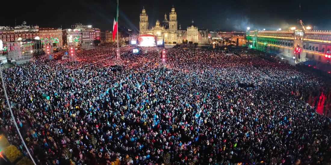 190 mil personas asistieron al Zócalo, afirma jefe de Gobierno.