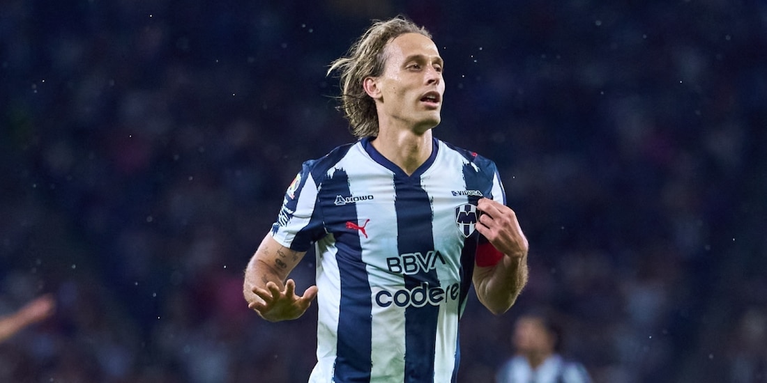 Sergio Canales celebra un gol con Monterrey