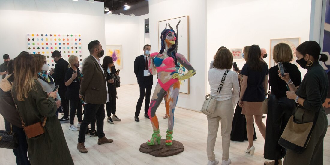 Visitantes durante la primera jornada de Zona Maco, el pasado 9 de febrero.