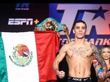 Óscar Valdez el pasado 9 de septiembre en la ceremonia de pesaje previo a su más reciente pelea de box.