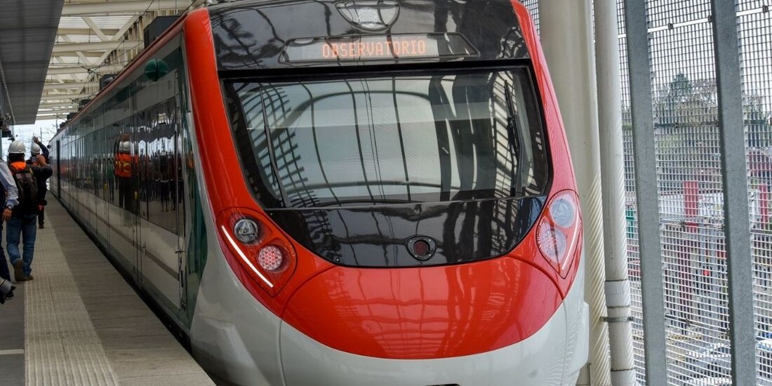 El tren Interurbano México-Toluca recorre desde el Metro Observatorio hasta Zinacantepec.