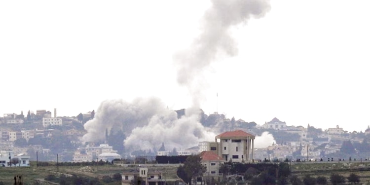Humo tras un ataque israelí en Líbano, el 28 de marzo