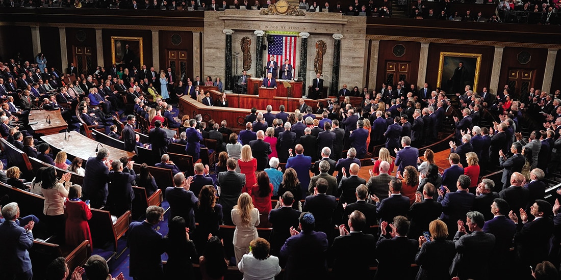 El presidente de Estados Unidos, Donald Trump, pronuncia su discurso sobre el Estado de la Unión ante una sesión conjunta del Congreso, ayer.