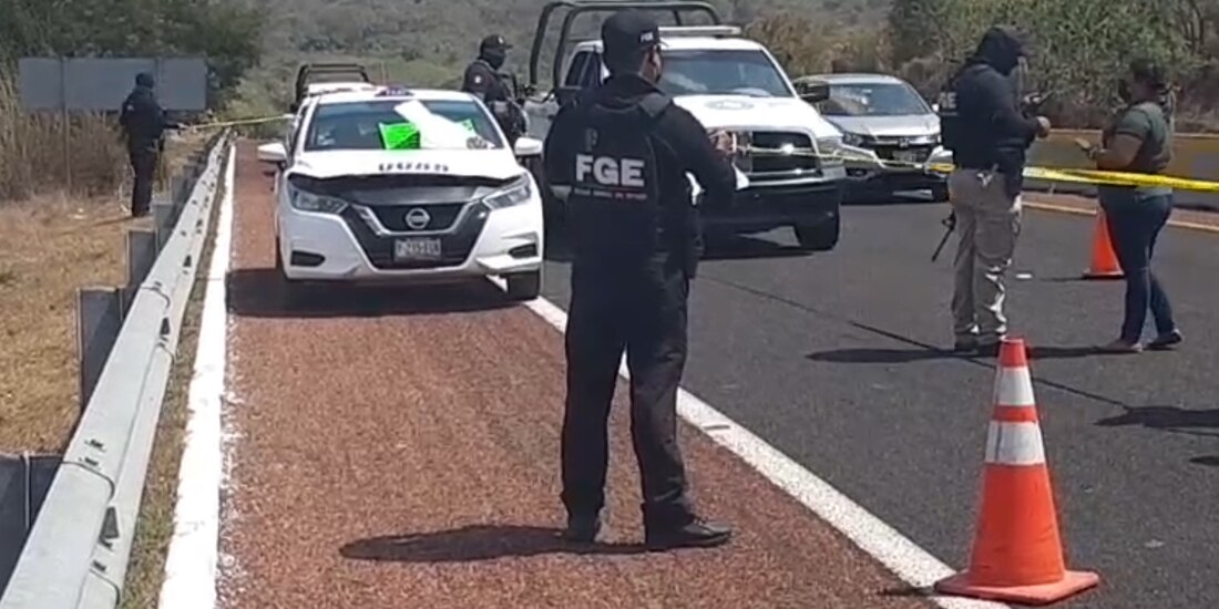 Abandonan a dos decapitados dentro de taxi en Zona Diamante, Acapulco