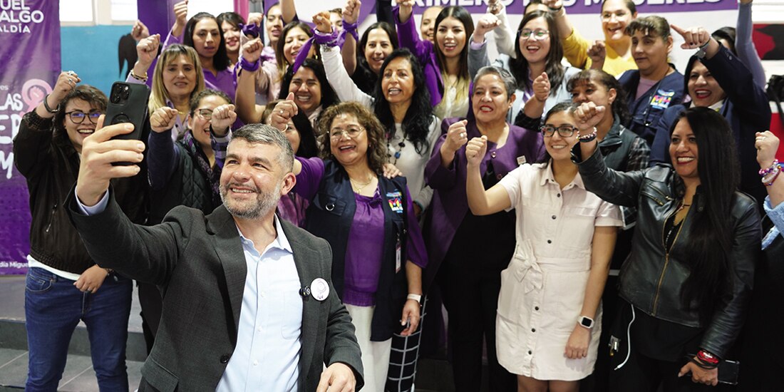 Mauricio Tabe, en la conferencia sobre actividades por el 8M, ayer.