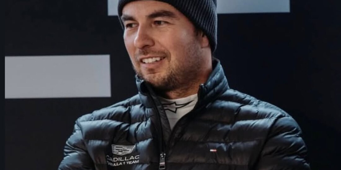 Checo Pérez con Cadillac en las pruebas de la F1