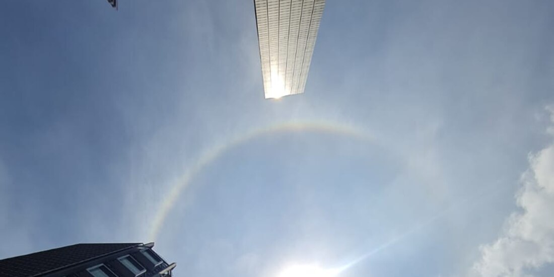 Halo solar sorprende a capitalinos este lunes.