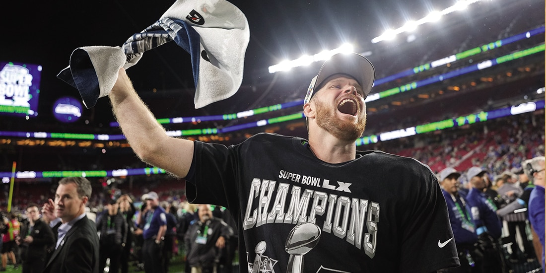 Sam Darnold celebra la victoria en el Super Bowl 60 en febrero pasado.