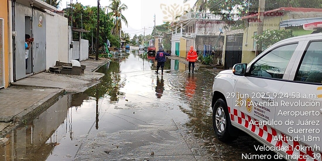 Equipos operativos de Guerrero atienden zonas con riesgo de encharcamientos por tormenta Flossie.