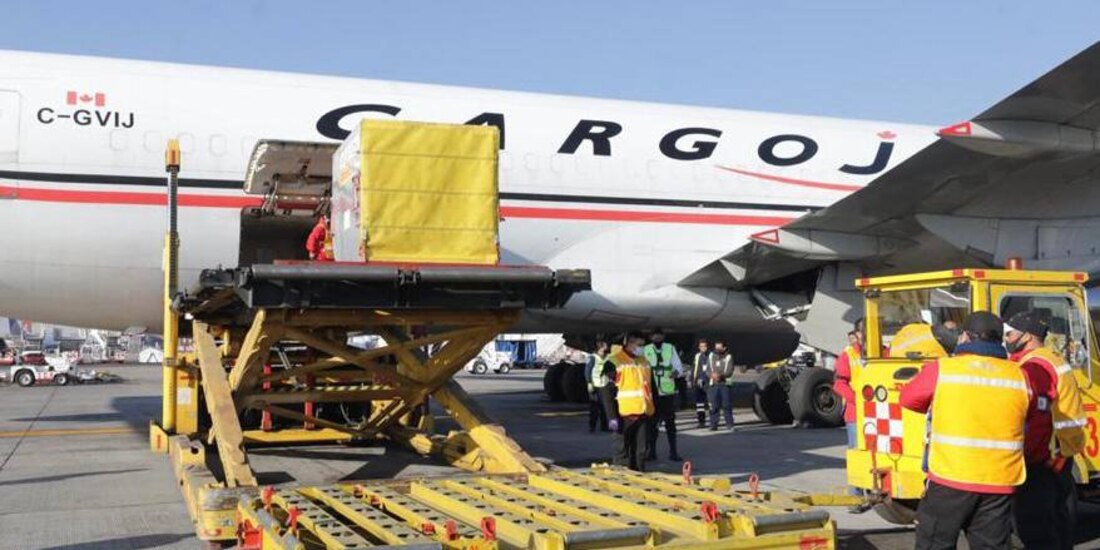 Segundo embarque de vacunas contra COVID-19 elaboradas por Pfizer y BioNTech