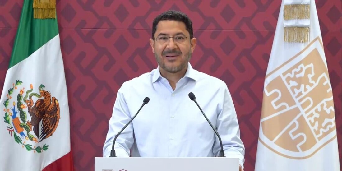 Martí Batres presenta su libro 50 Propuestas Legislativas para la Transformación de México 