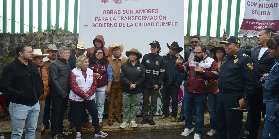 Al centro, la Jefa de Gobierno, Clara Brugada.