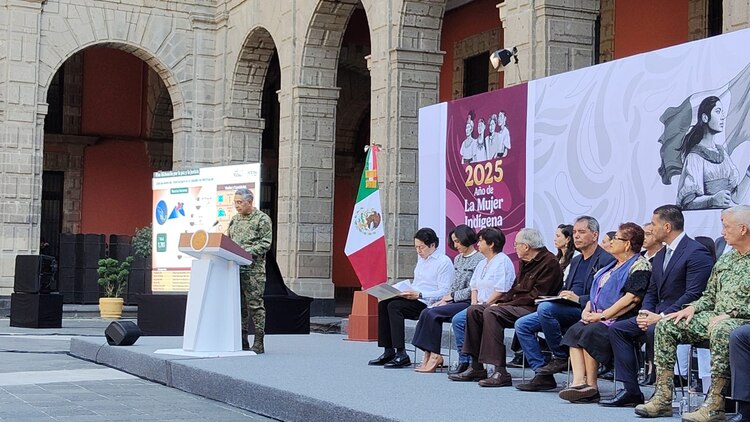 Pedro Raymundo Morales, secretario de Marina.