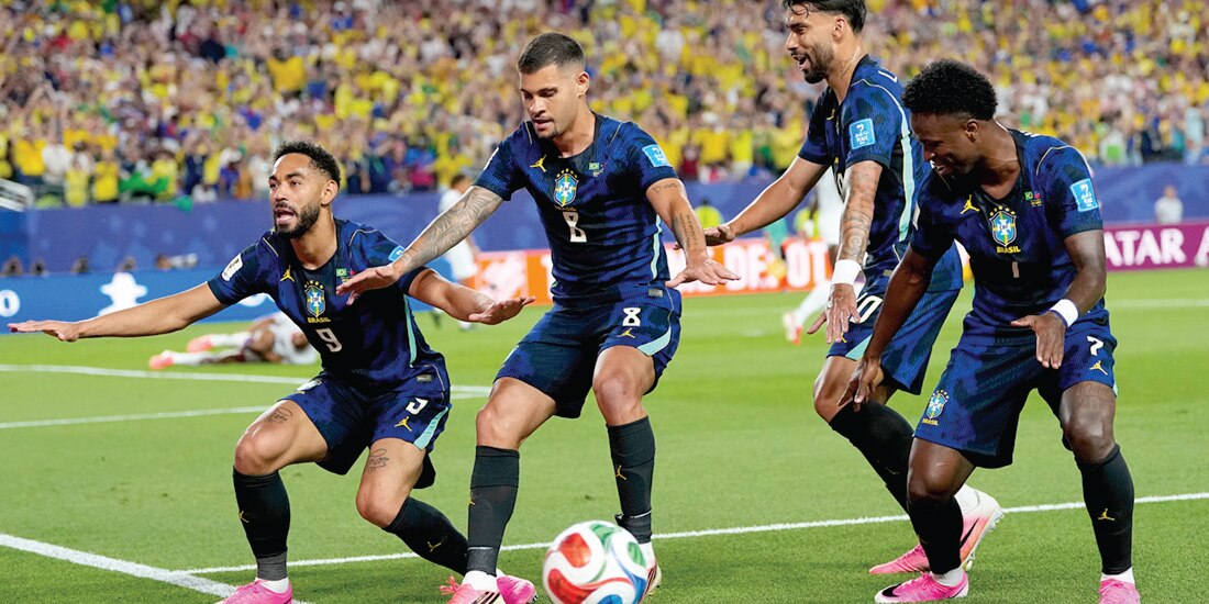 LOS SUDAMERICANOS celebran uno de sus goles, ayer.