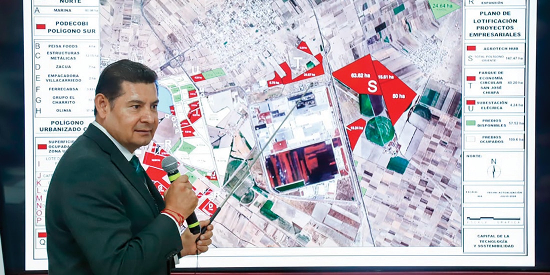 El mandatario estatal, ayer, en conferencia de prensa en la CDMX.