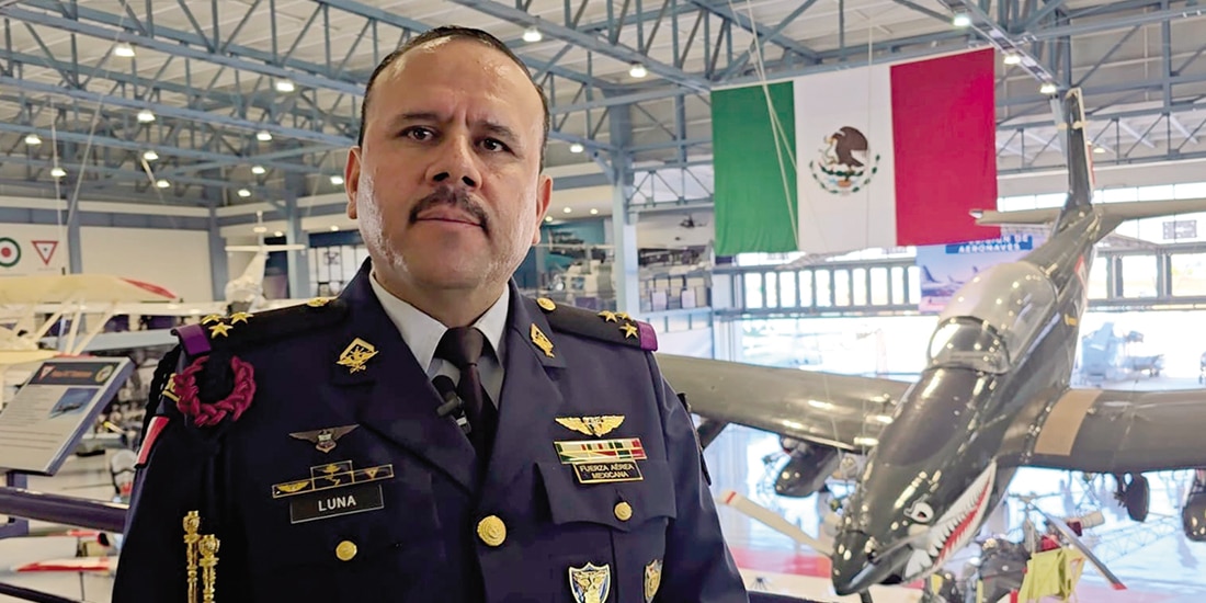 El coronel piloto aviador de Estado Mayor, Luis Alfredo Luna Herrera, ayer, desde Santa Lucía.