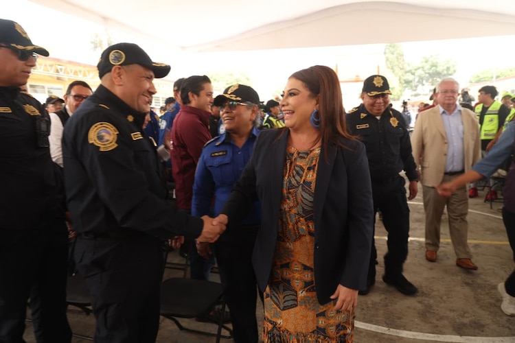 El operativo contará con 15 mil policías para vigilar las entradas y salidas de escuelas en la capital.