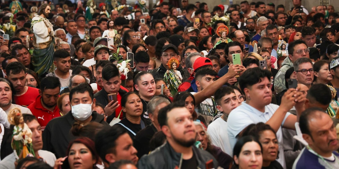 Fieles acuden a la Iglesia de San Hipólito para la celebración de San Judas Tadeo, el 28 de octubre de 2026.