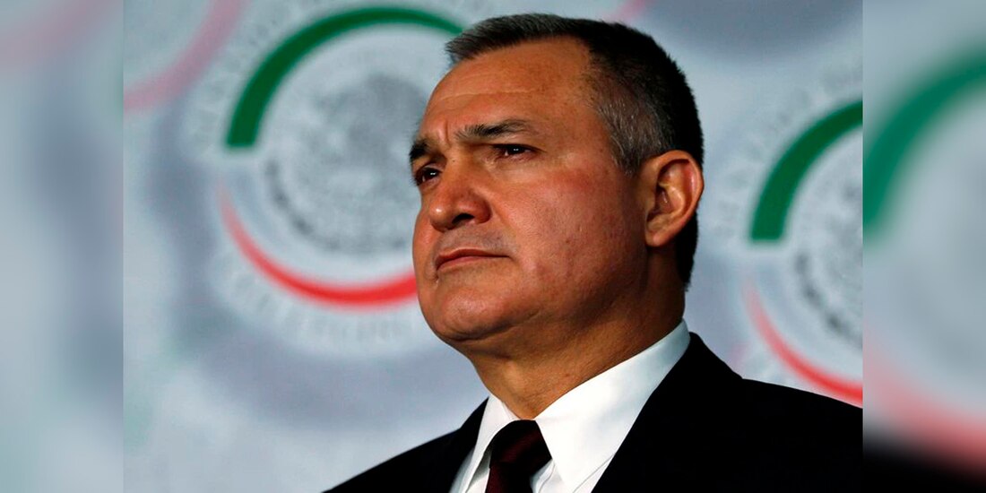 Iván Reyes Arzate trabajó en México durante la misma época que Genaro García Luna. Aceptó proteger a grupos criminales como los Beltrán Leyva y el Cártel de Sinaloa.