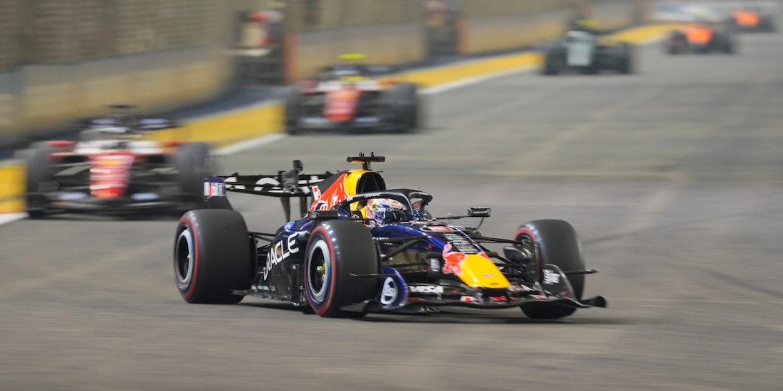 Max Verstappen en una carrera de F1 en 2026