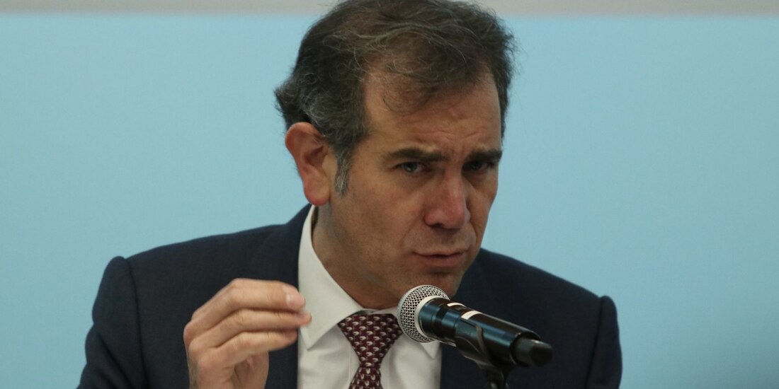 Lorenzo Córdova Vianello, consejero Presidente del Consejo General del INE, durante la Mesa de trabajo en la Cámara de Senadores.