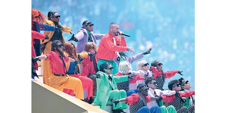 J BALVIN: Qué Calor; I like It; Una a la Vez ft. Jay Castro