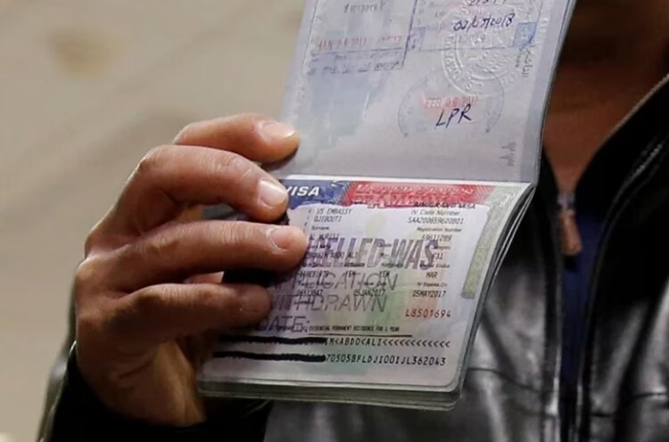 Es posible Viajar a EU sin visa en 2025.