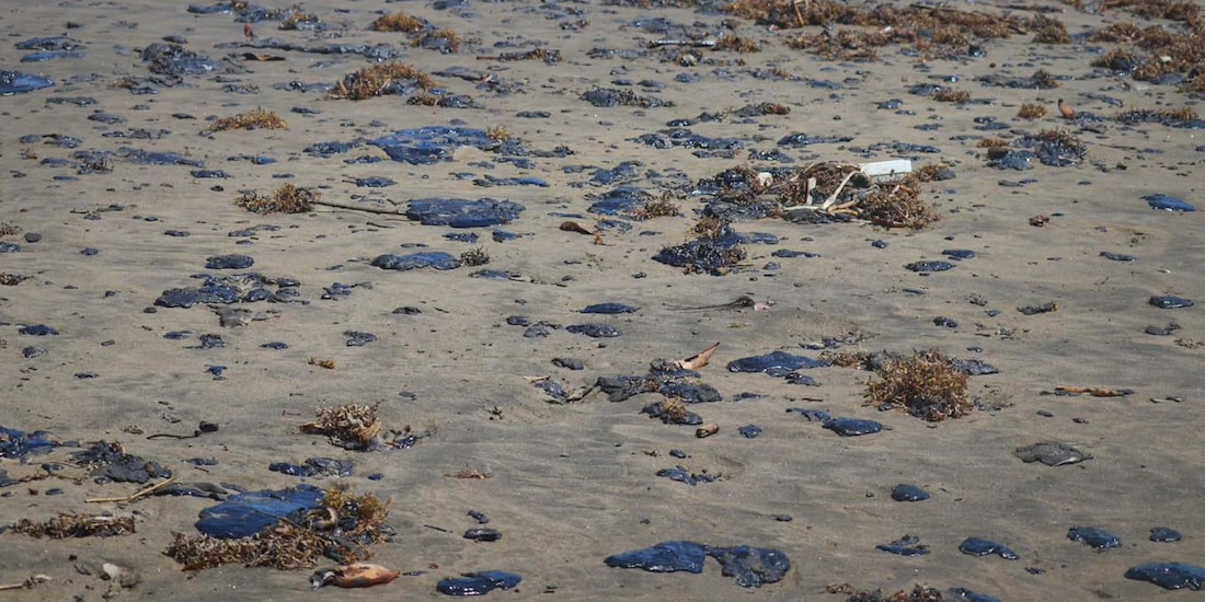 La organización Greenpeace señaló que el derrame de petróleo se extiende