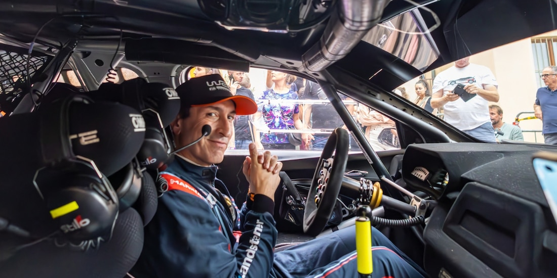 El mexicano Miguel Granados comenzó bien su participación en el WRC Rally Italia Sardegna 2026.