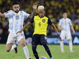 Byron Castillo durante uno de los partidos eliminatorios hacia Qatar 2022 entre Ecuador y Argentina.