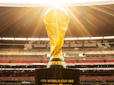 El trofeo de la Copa del Mundo de la FIFA en el Estadio Azteca de la CDMX.