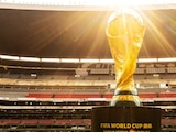 El trofeo de la Copa del Mundo de la FIFA en el Estadio Azteca de la CDMX.