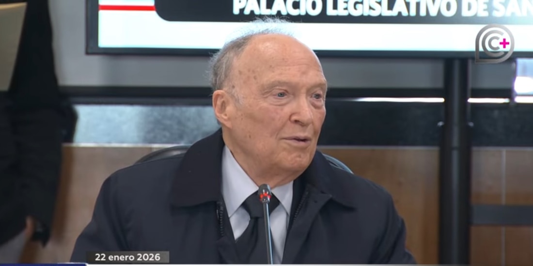 Gertz Manero durante su comparecencia ante la Primera Comisión de la Comisión Permanente.