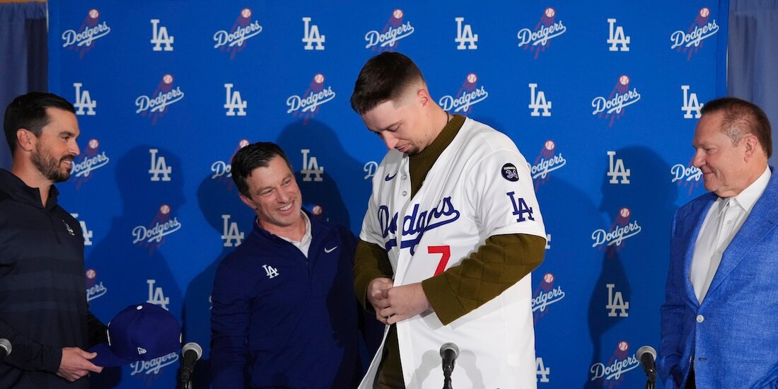 Blake Snell en su presentación, ayer, con la plantilla de Los Ángeles.