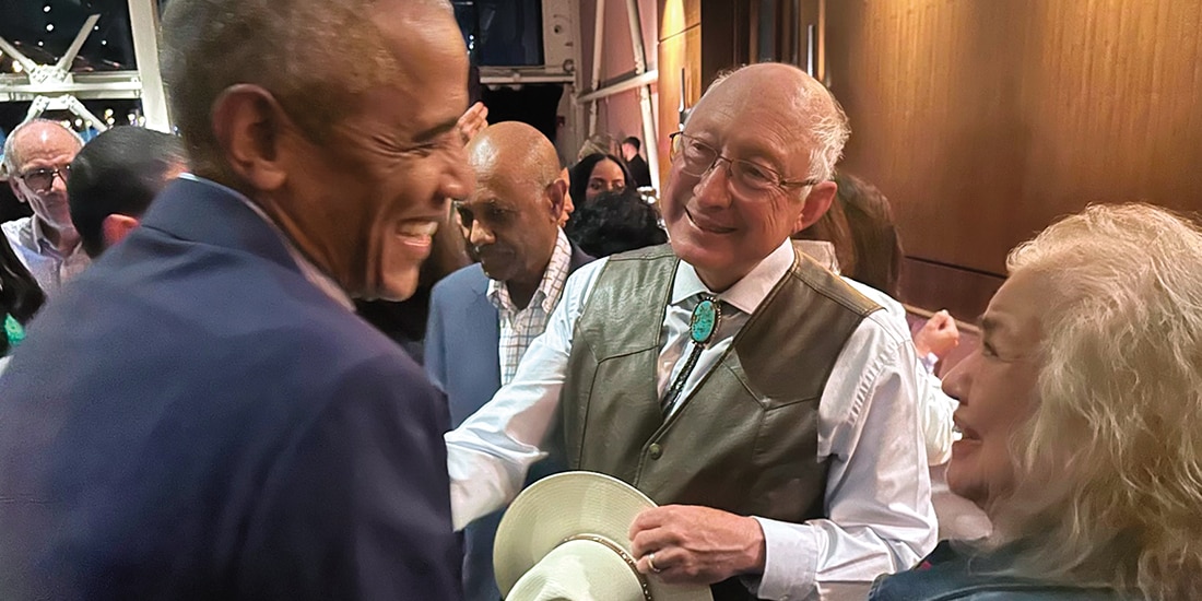 El diplomático (c.) habla con Barack Obama el 18 de junio